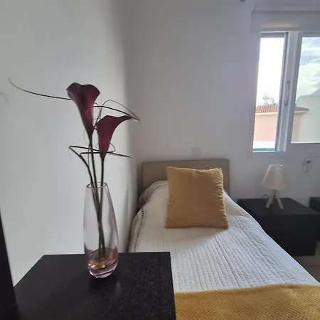 2 Bedroom Townhouse Lower Paphos Cyprus Casa de Férias