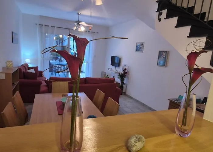 2 Bedroom Townhouse Lower Paphos Cyprus Peyia