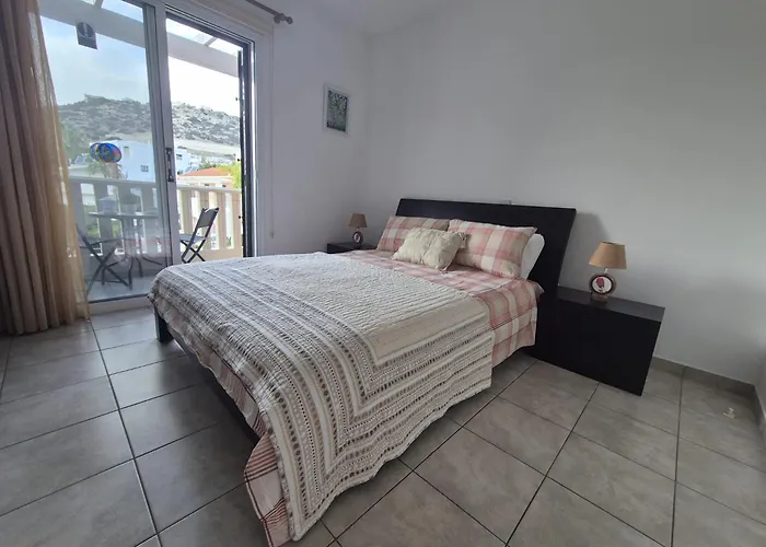 Hébergement de vacances 2 Bedroom Townhouse Lower Paphos Cyprus