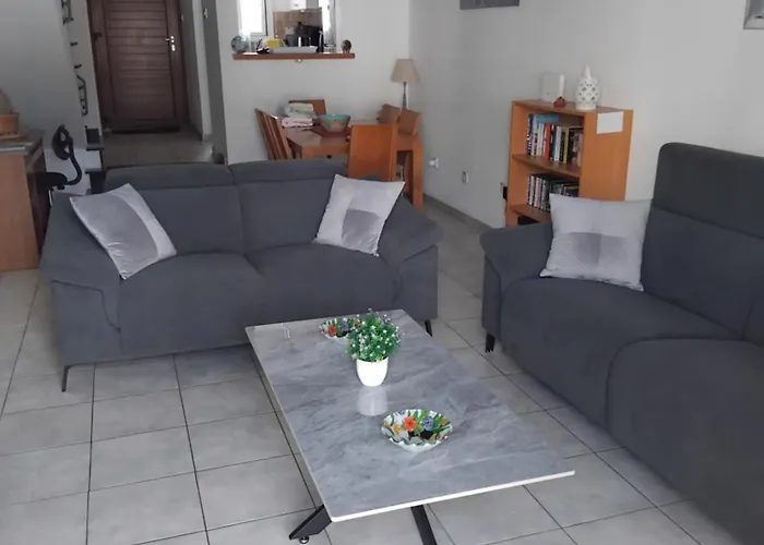 2 Bedroom Townhouse Lower Paphos Cyprus Hébergement de vacances Peyia