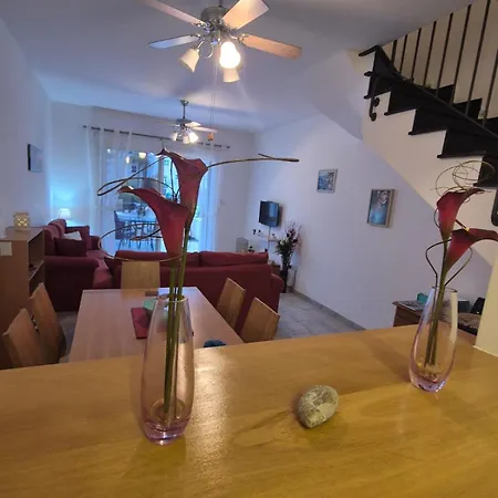 2 Bedroom Townhouse Lower Paphos Cyprus 페이야