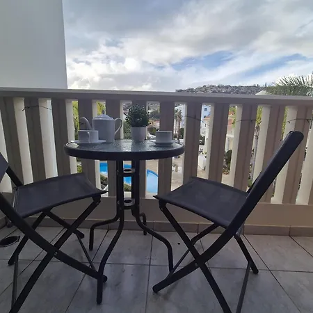 2 Bedroom Townhouse Lower Paphos Cyprus بيت للعطل