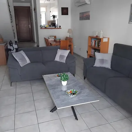2 Bedroom Townhouse Lower Paphos Cyprus بيت للعطل بييا