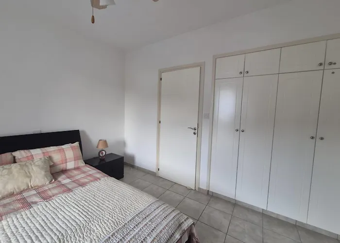 2 Bedroom Townhouse Lower Paphos Cyprus *