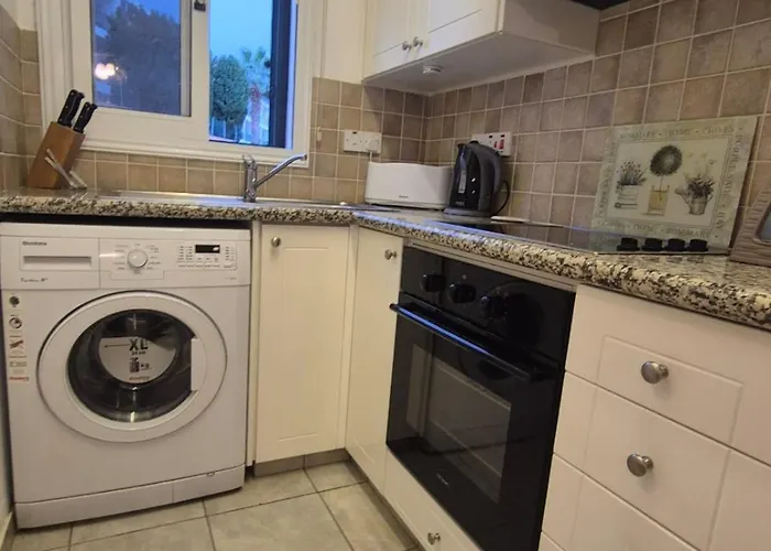 2 Bedroom Townhouse Lower Paphos Cyprus * Peyia