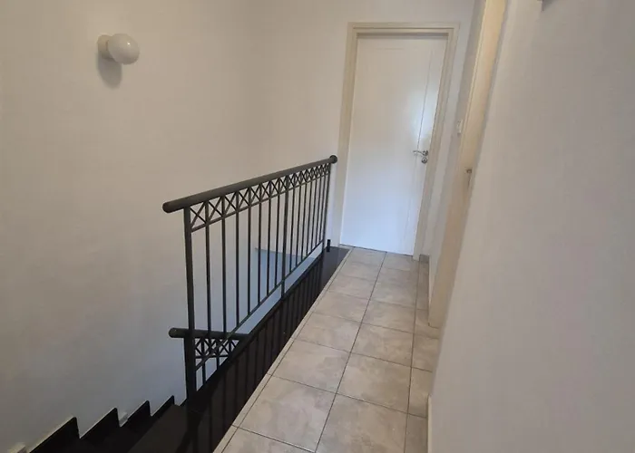 Casa vacanze 2 Bedroom Townhouse Lower Paphos Cyprus *