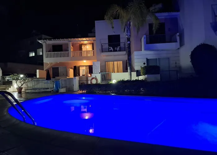 2 Bedroom Townhouse Lower Paphos Cyprus Dom wakacyjny